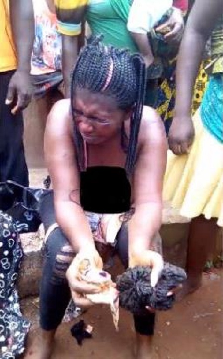 Female Burglar Disgraced After She was Caught with Bunch of Keys Allegedly Used for Stealing in Edo (Photos)