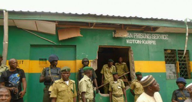 Nigeria Prisons Service Dismisses Eight Officials
