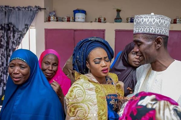 Bride And Her Father Cling To Each Other Crying Profusely During Her Wedding In Kano (Photos)