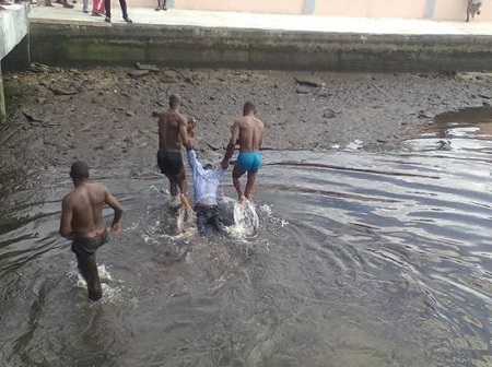 Corper Reportedly Drowns While Taking Selfie In Bayelsa (Photos)