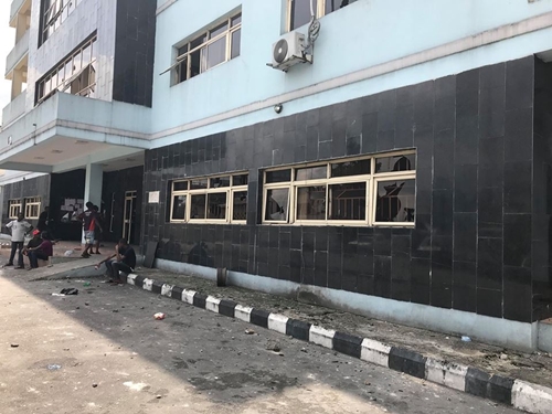 Two Killed, Properties Worth Millions Of Naira Destroyed As Gunmen Attack Rivers High Court (Photos)