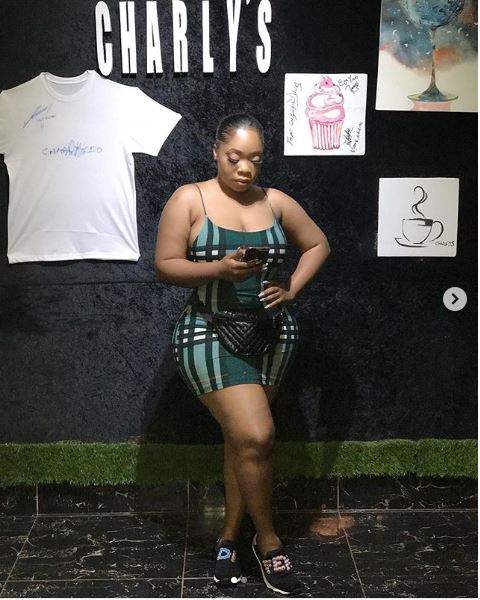 Curvy Ghanaian Actress, Moesha Boduong Flaunts Her New Range Rover SUV