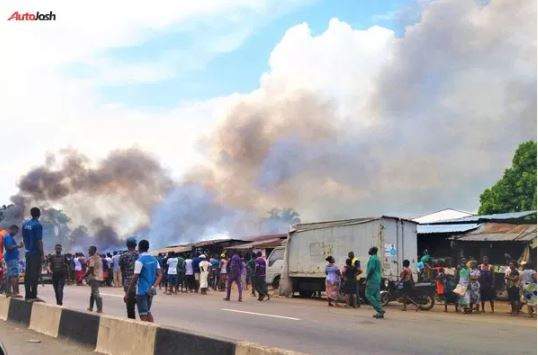Petrol Tanker On Fire On Lagos-Benin Expressway, Roadside Shops Destroyed