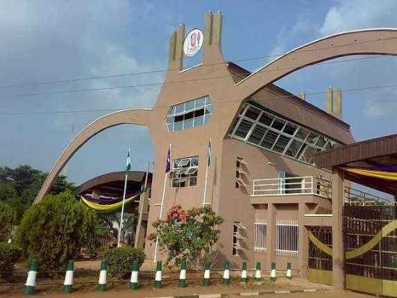 Students And Lecturers Desert UNIBEN As ASUU Strike Paralyses Activities On Campus