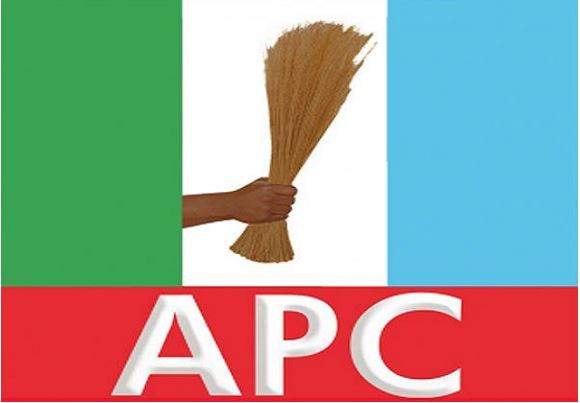 20,000 APC Members From Akpabio's Home Defect To PDP