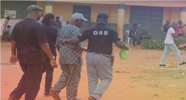 #AnambraDecides2017: Man arrested for allegedly trying to buy votes