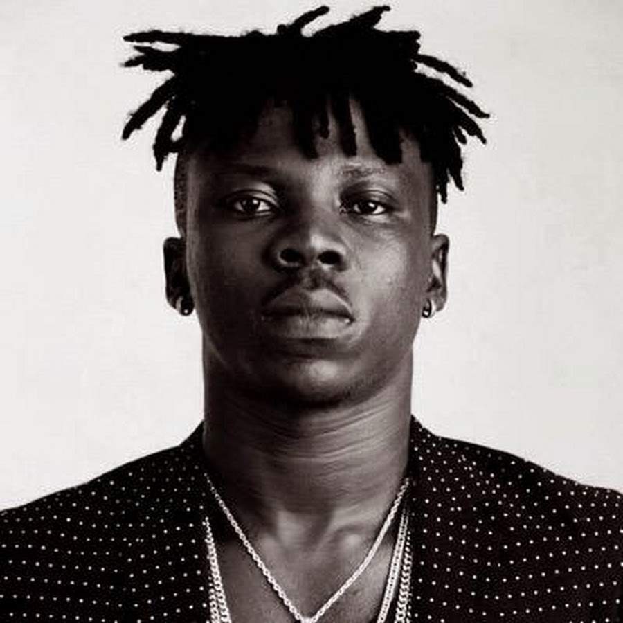 "Everyday someone is stingy, you too stop begging" - Stonebwoy writes