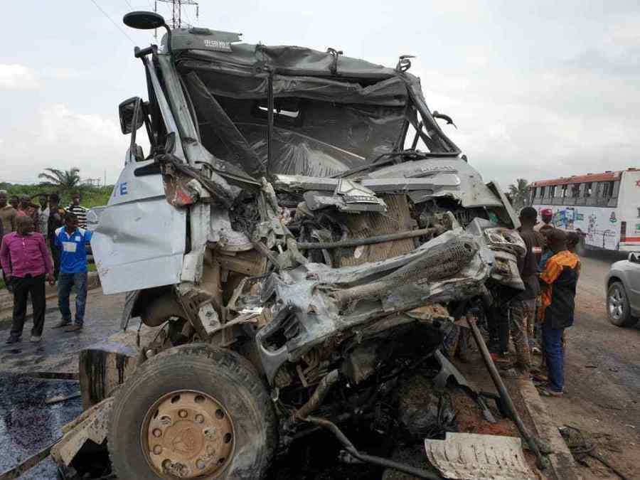 Many injured as Dangote truck crashes into BRT bus along Ikorodu road (Video)