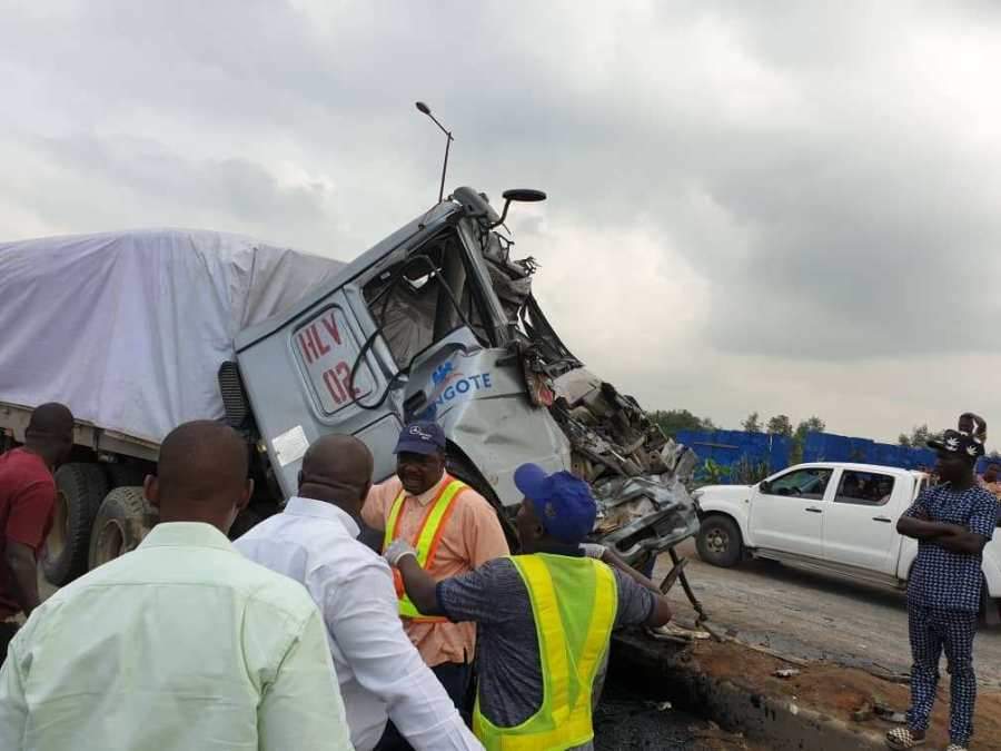 Many injured as Dangote truck crashes into BRT bus along Ikorodu road (Video)