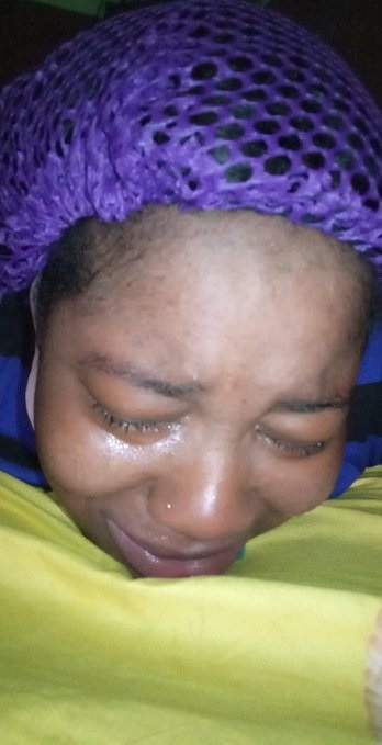 Nigerian Lady Breaks down in tears following Tacha's disqualification (Photos)