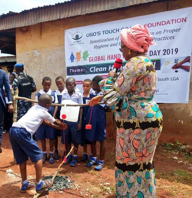 Enugu First Lady, Monica Ugwuanyi commissions 'state of the art' tippy taps for primary school pupils (photos)