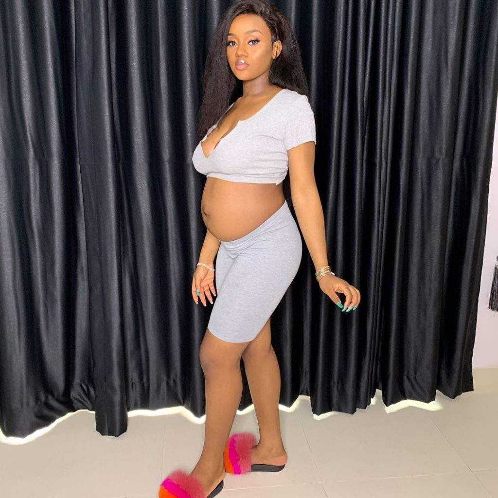 Mummy Ifeanyi shares a glimpse of how her body looked like when she was 5 months pregnant!