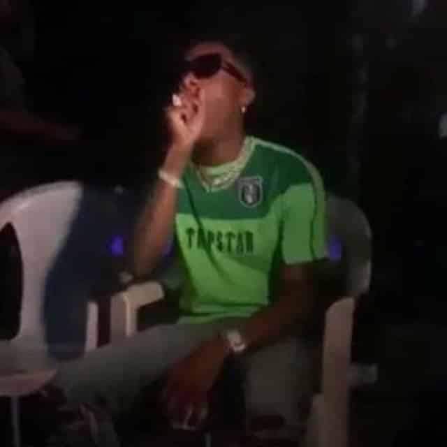 Wizkid made to sit on a plastic chair before his performance in Ilorin. Nigerians reacts! (video)