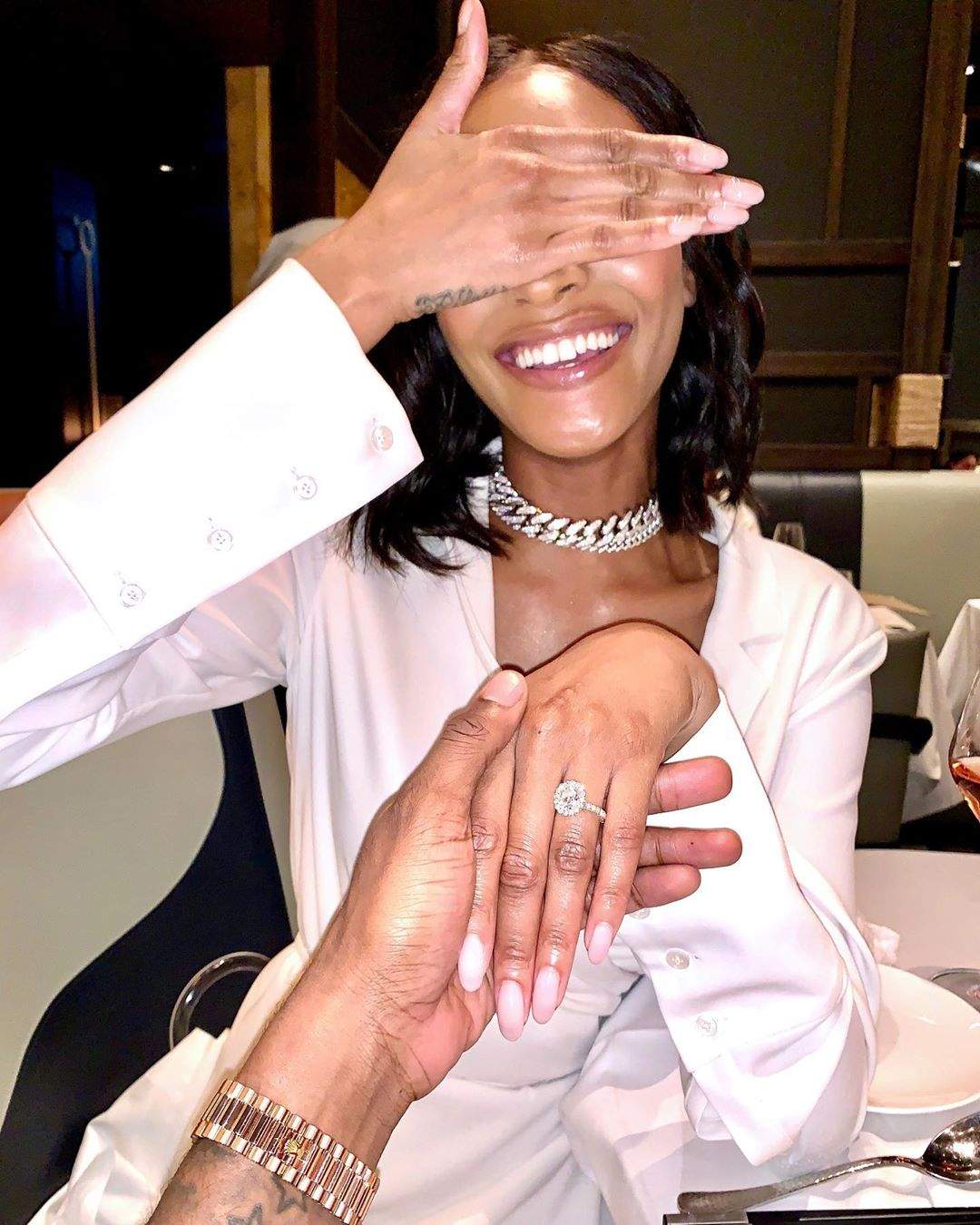 Supermodel Jourdan Dunn announces her engagement with Stunning 10.5 Million Naira diamond ring (Photos)