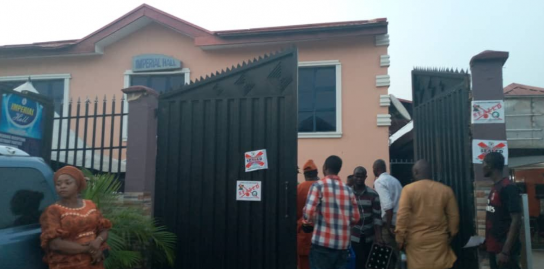 Coronavirus : Lagos state goverment shuts down surprise party and seals off two event centers (photos)