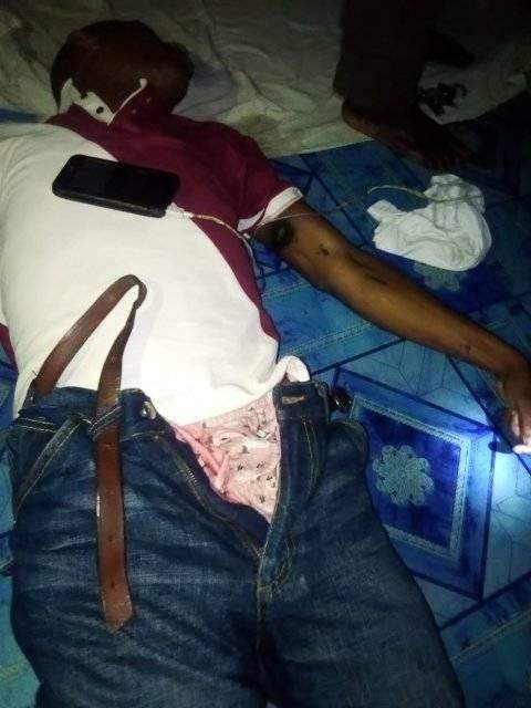Man electrocuted while charging his phone in Rivers (graphic photos)