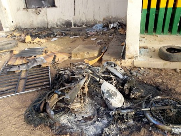 Coronavirus: Angry youth burn police station for stopping their Friday prayer