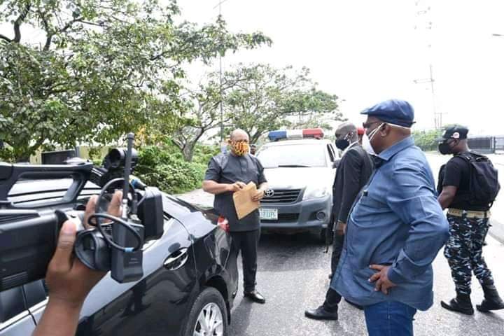 Lockdown: Gov. Wike monitors compliance in Rivers State, scores arrested for flouting order, orders auctioning of seized vehicles