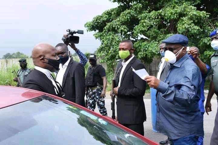 Lockdown: Gov. Wike monitors compliance in Rivers State, scores arrested for flouting order, orders auctioning of seized vehicles