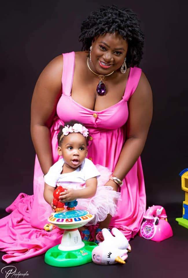 Lady who battled infertility for 17 years, got divorced and remarried, celebrates daughter's first birthday.