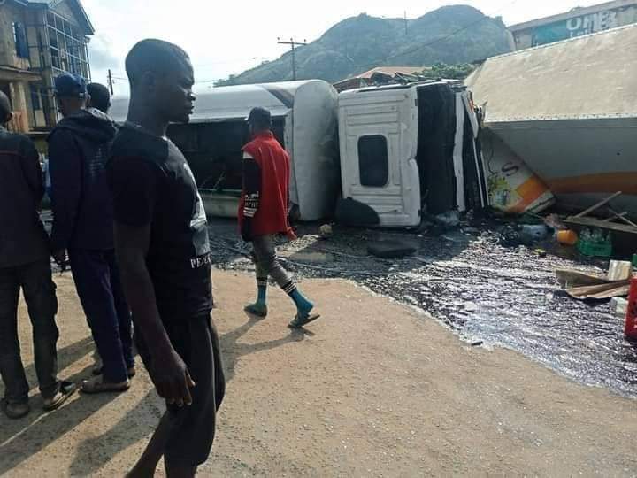 Pregnant woman, 2 children and 3 others die in a freak accident in Ondo