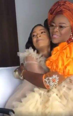 Nigerian bride melts hearts over viral video of her serenading her mum on her wedding day