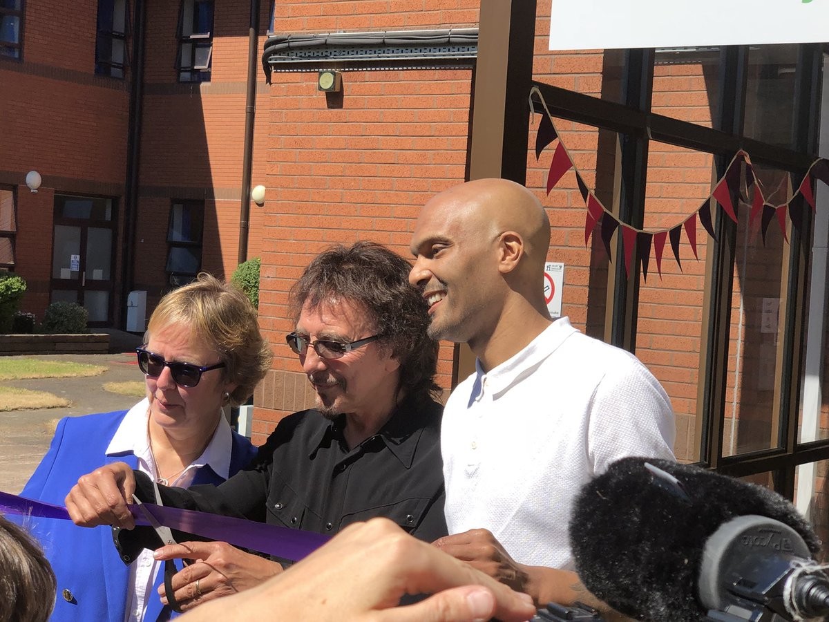 Carl Ikeme Steps Out In Public For The First Time After Battle With Cancer (Photos)