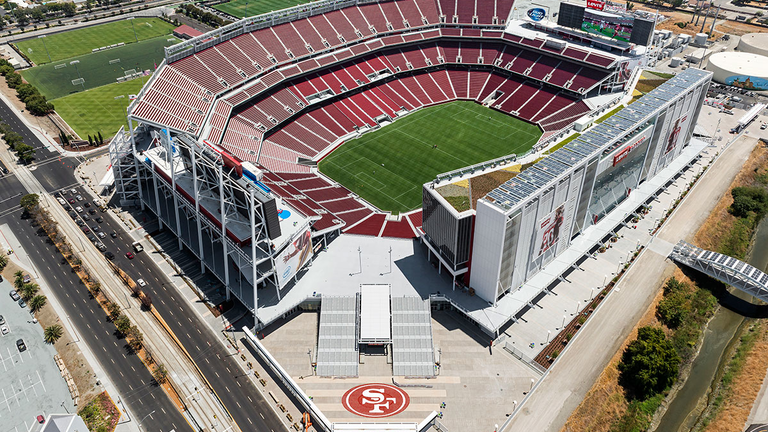 Advanced Technology Changing the Game in Football Stadiums