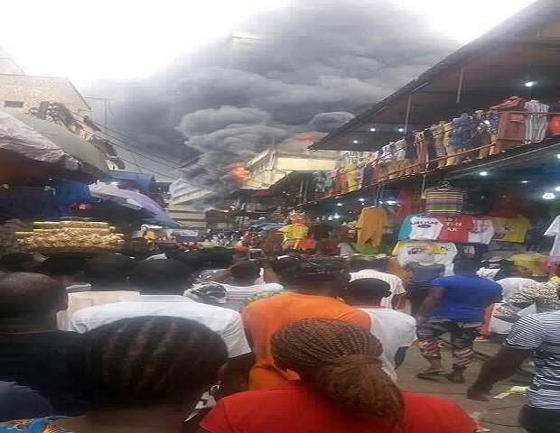 Thugs reportedly loot shops affected by Balogun Market Fire. (Photos)