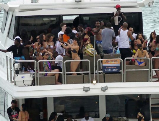Photo from Meek Mill's huge yacht party with new girlfriend