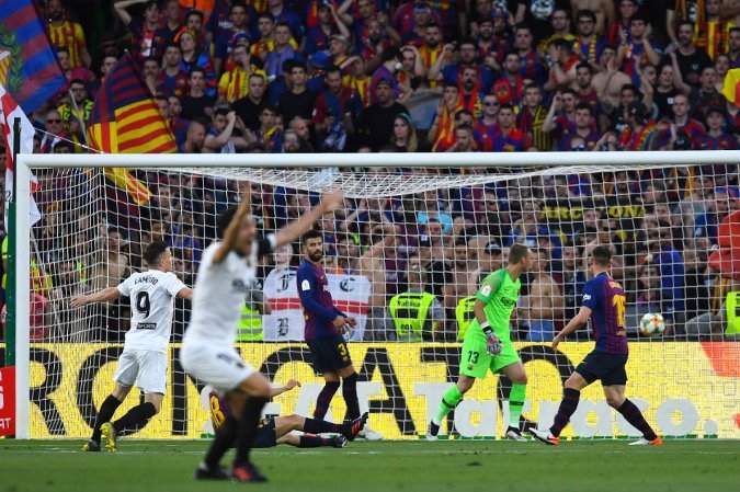 Valencia shock Barcelona in Copa del Rey final