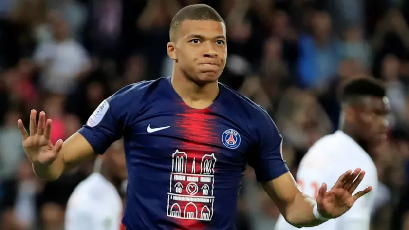 Real Madrid give Mbappe condition to sign him from PSG