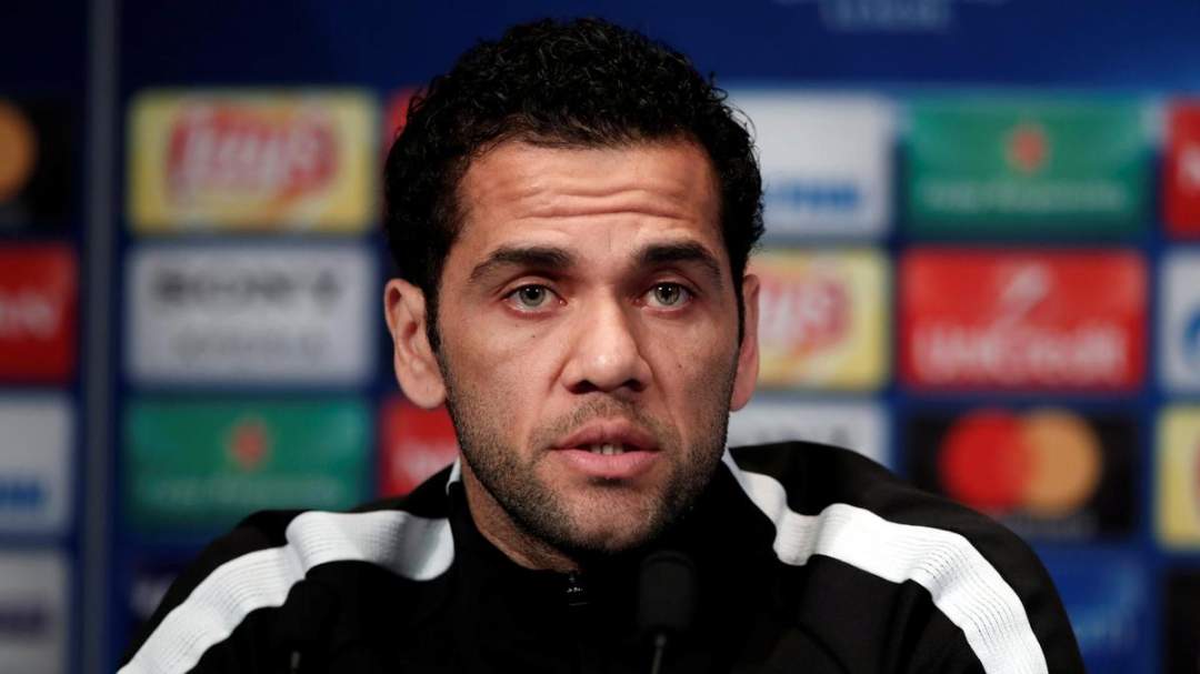 Transfer: Dani Alves sends desperate message to prospective club