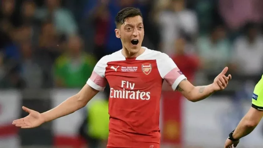 EPL: Mesut Ozil reacts after being dropped by Arteta from Arsenal's 25-man squad