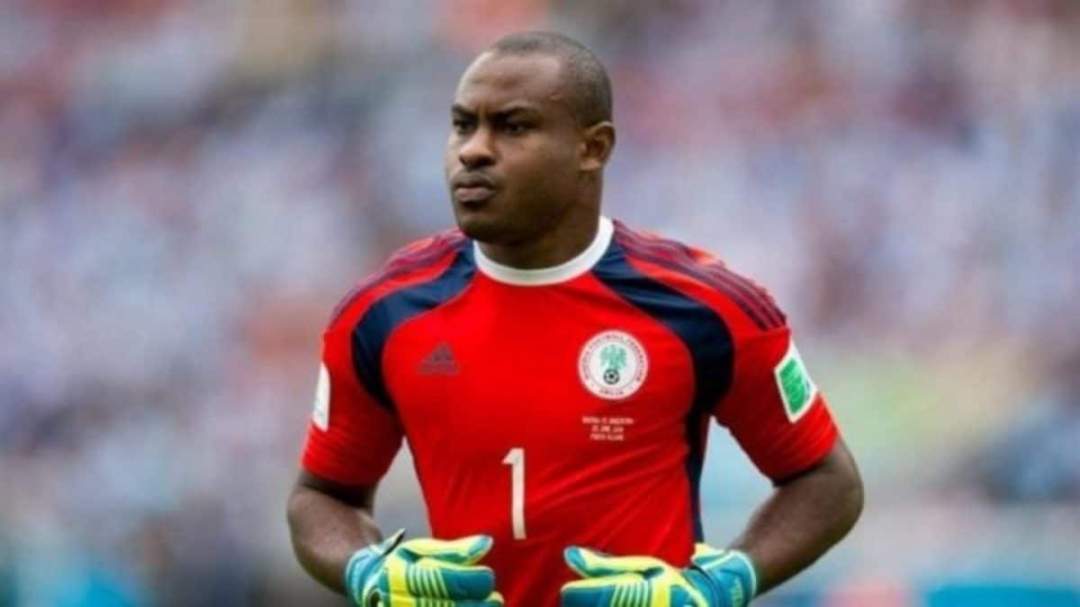 Super Eagles coach sends message to Enyeama over return