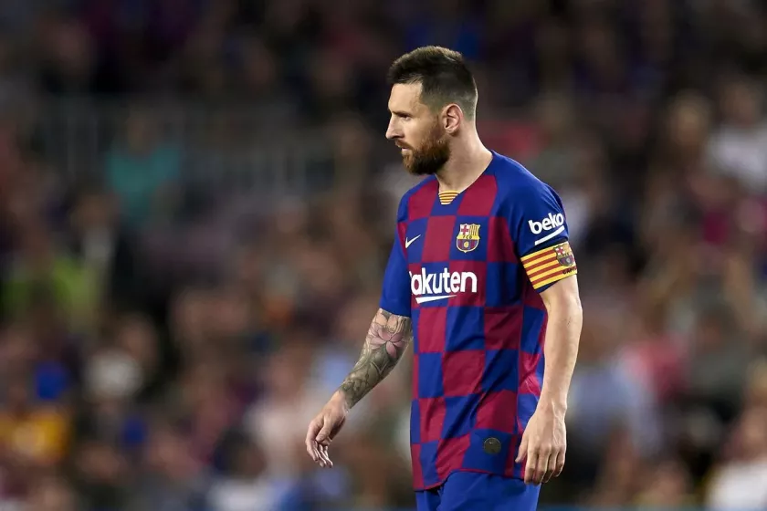 Messi makes shock u-turn on Barcelona future