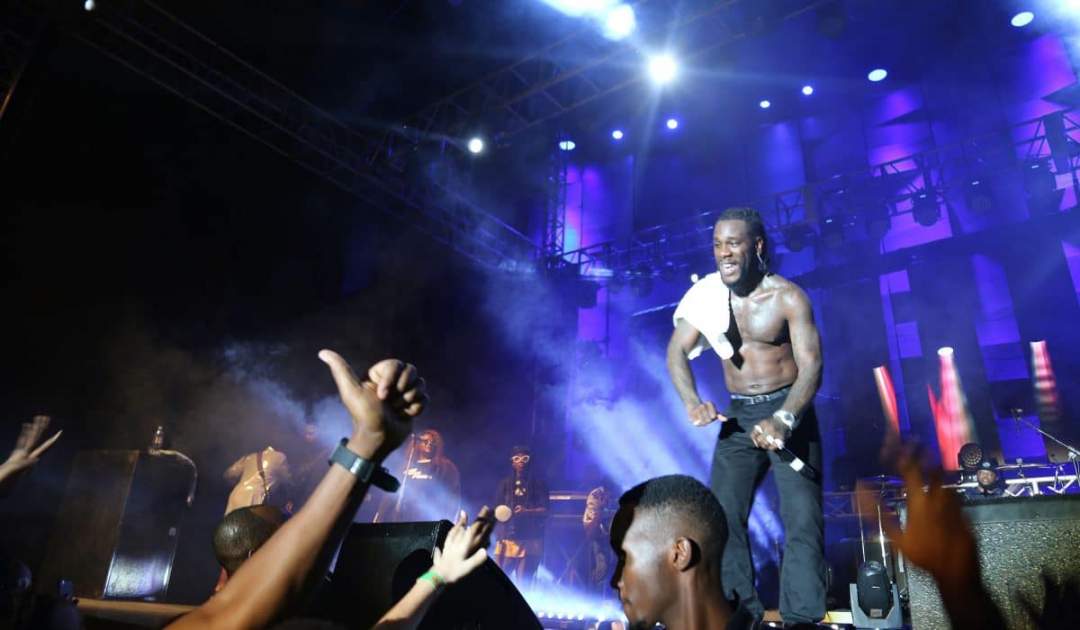 Nigerians react as Burna Boy refunds 'boring fan' (Video)