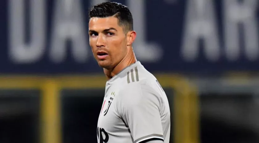 Portugal vs Croatia: Cristiano Ronaldo reprimanded for not wearing face mask (Video)