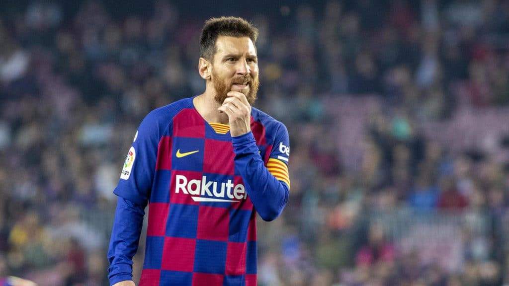 PSG ready to hijack Man City's bid to sign Messi