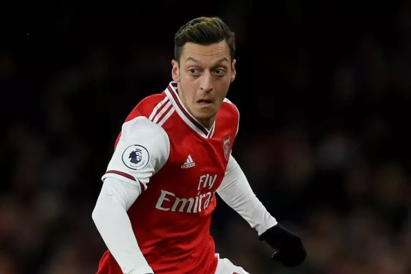 Arsenal midfielder, Mesut Ozil reacts to massive explosion in Beirut