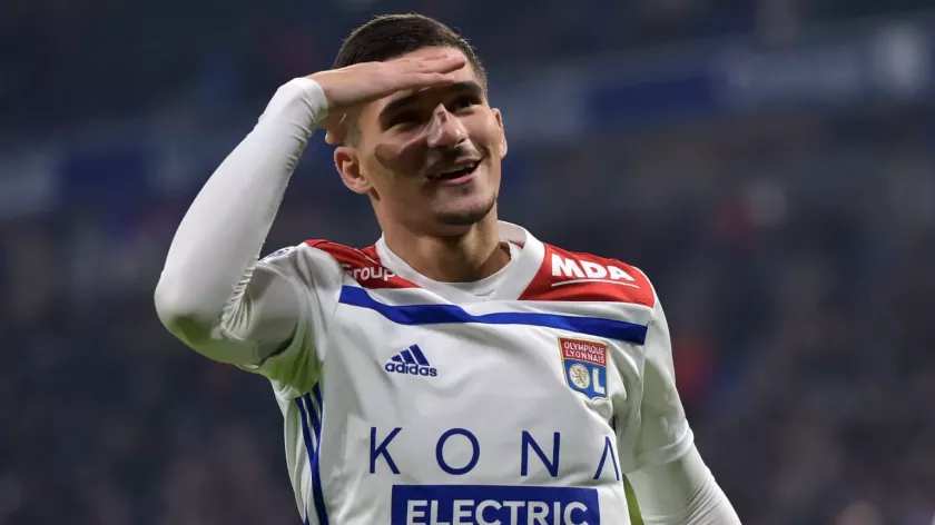 Aouar tipped to replace Ozil at Arsenal