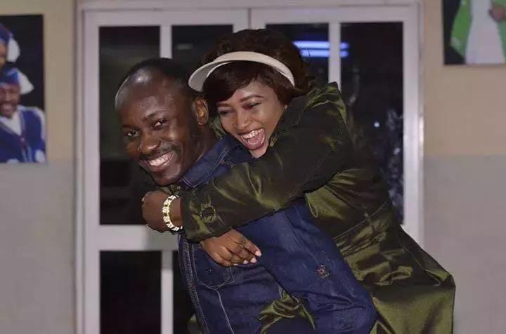 Forget adultery scandal, see what apostle Suleman was seen doing with his wife (Photos)