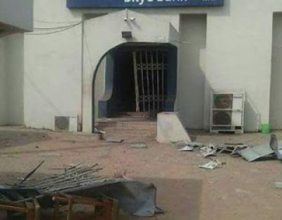 Armed Robbers Kill Two Policemen, Passerby, Runaway With Money From A Bank In Ondo