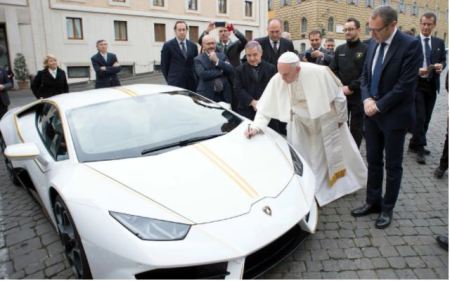 Pope Francis Rejects Lamborghini Huracan Given to Him as a Gift, Puts It Up For Auction