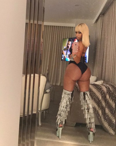 Nicki Minaj Flaunts 'New Stripper Boots' In Most Seductive Way - PHOTOS