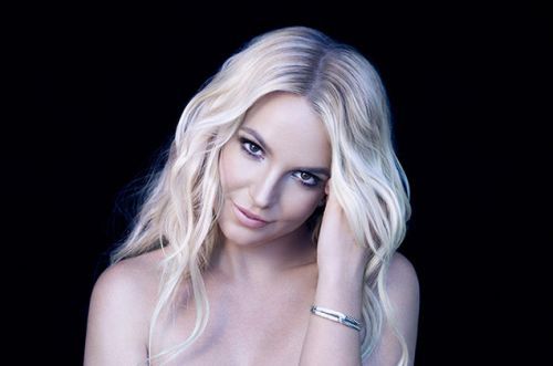 Britney Spears Goes Fully Unklad In New Photo