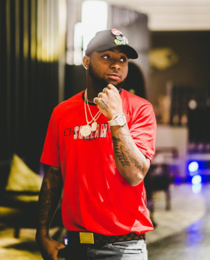 MOPOL Attached To Davido Fires Gunshot out Of His Car As He Returns To Lagos (Photos/Video)
