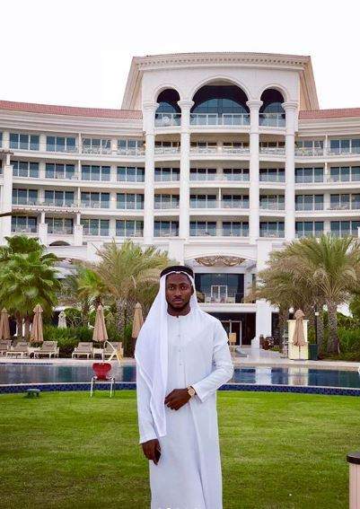 Miracle Storms Dubai Rocking Arabian Attire (Photos)