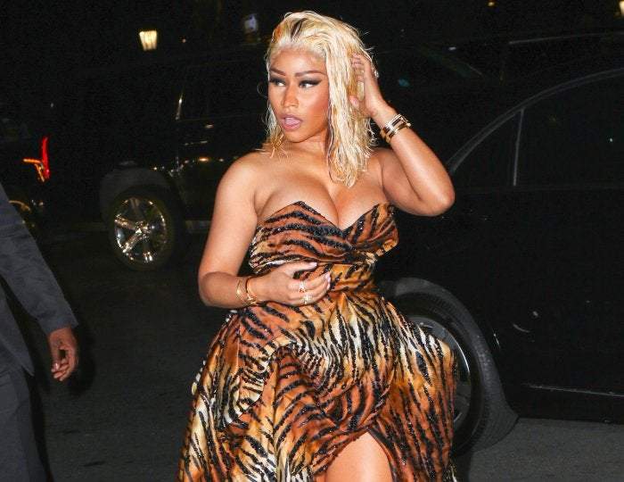 Nicki Minaj Teases Fans With Pregnancy Tweets (Photo)