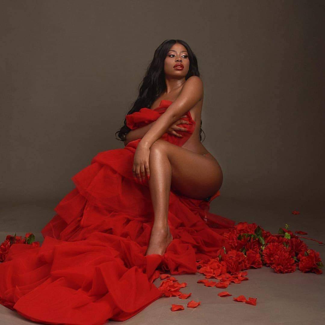 Davido's babymama Sophie Momodu has us gasping in this half-clad Valentine's day photos